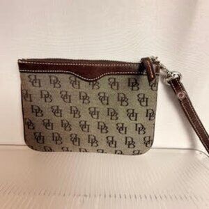 Dooney & Bourke Signature DB Canvas Wristlet – Brown Monogram with Leather Trim